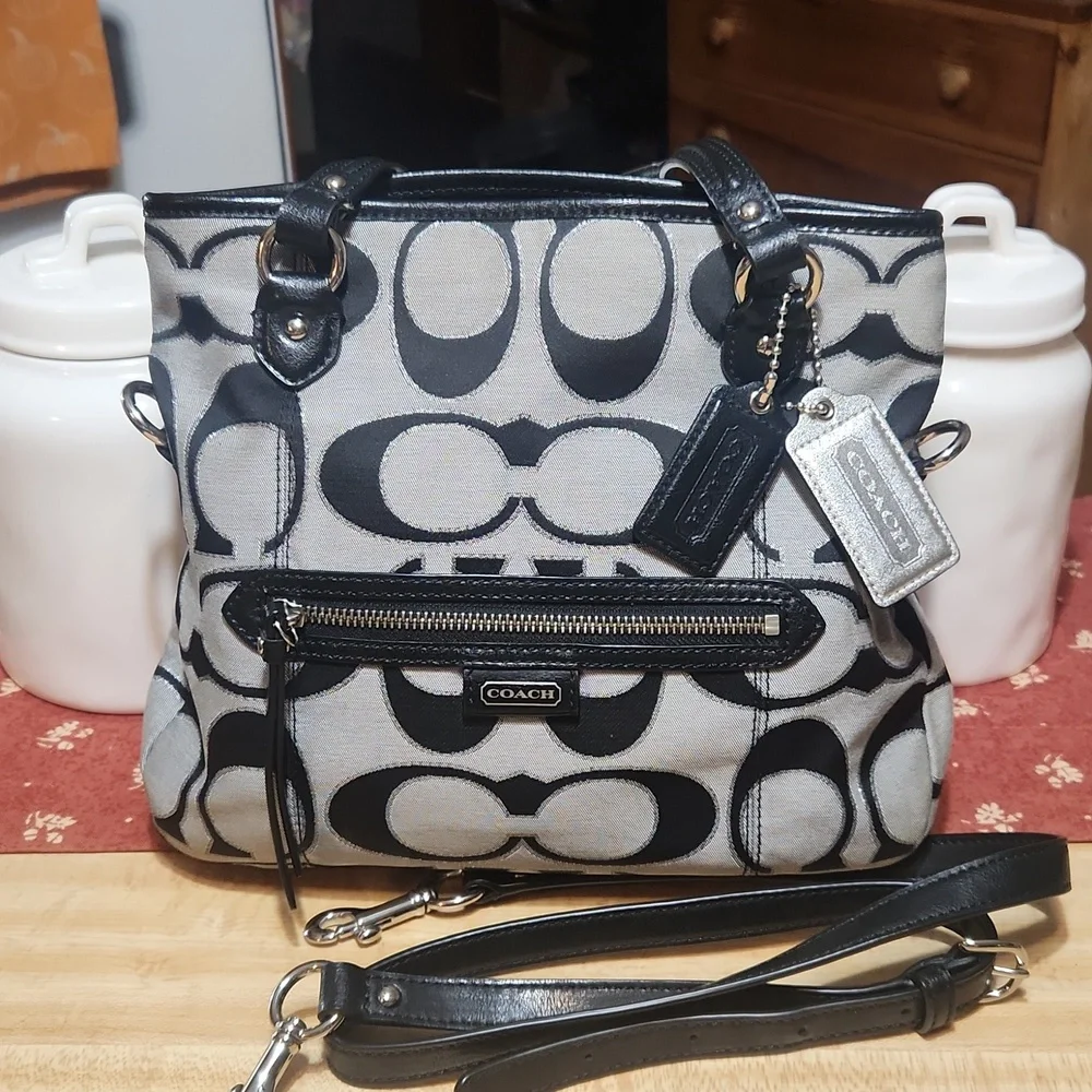 Coach Bag - Picture 2 of 15